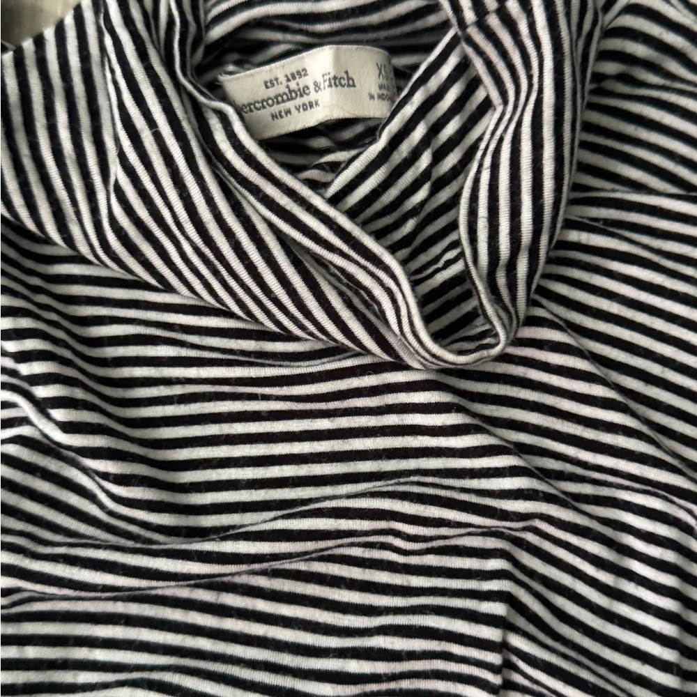 Abercrombie & Fitch Black & White Striped Top long sleeve turtleneck top W-XS